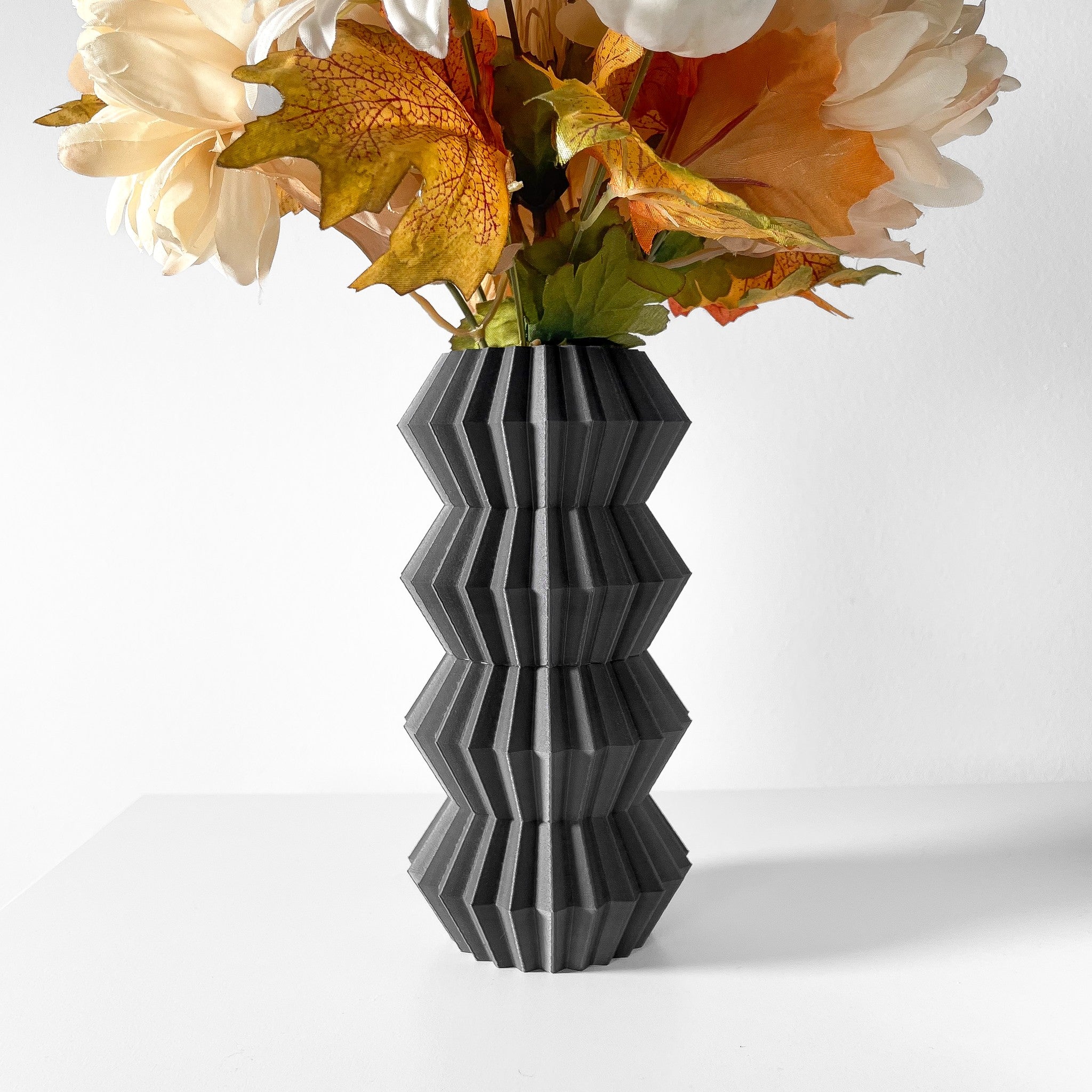 Zigzag Fold Vase - 3D printed vase by Valence Objects