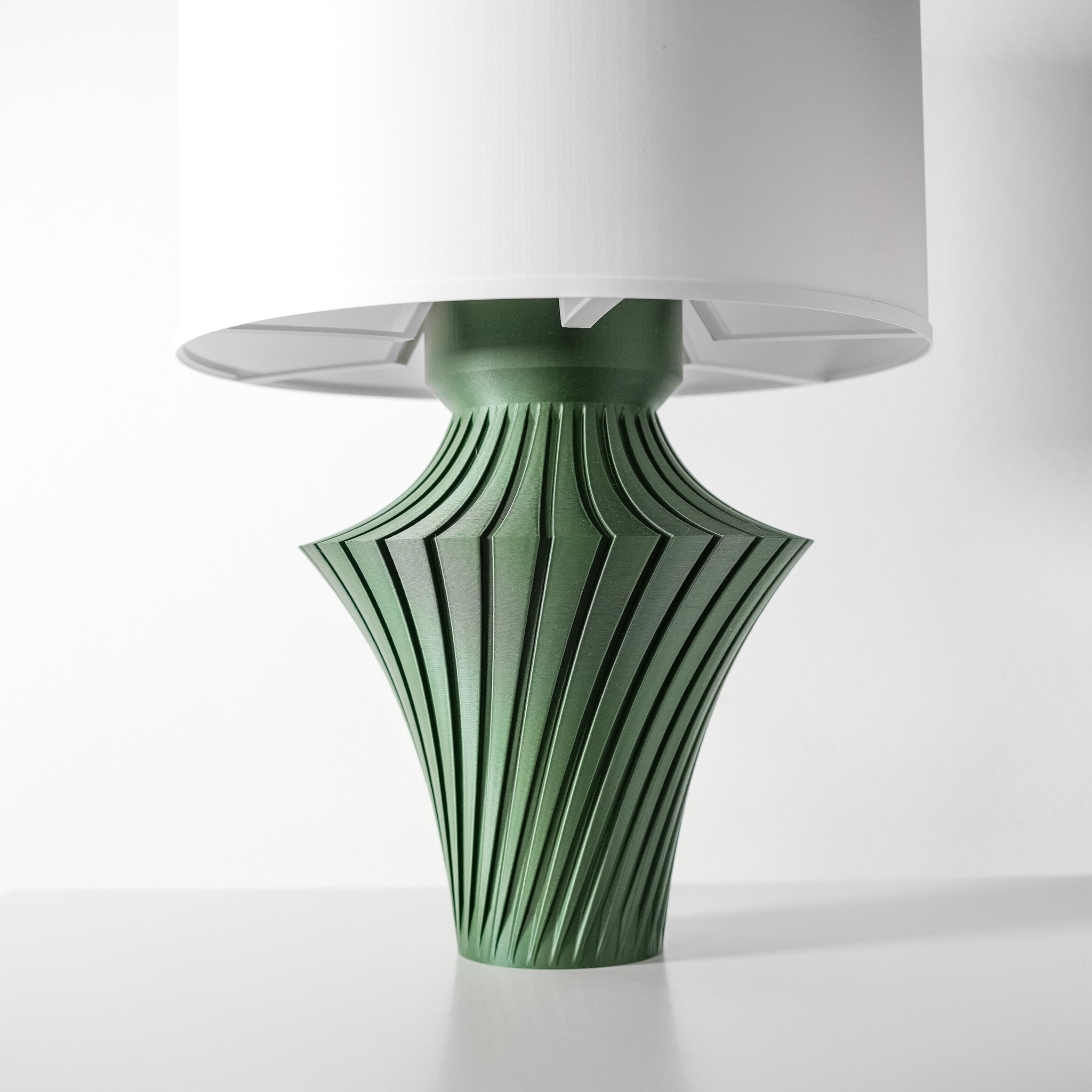 Fin Hourglass Table Lamp - 3D printed table lamp by Valence Objects