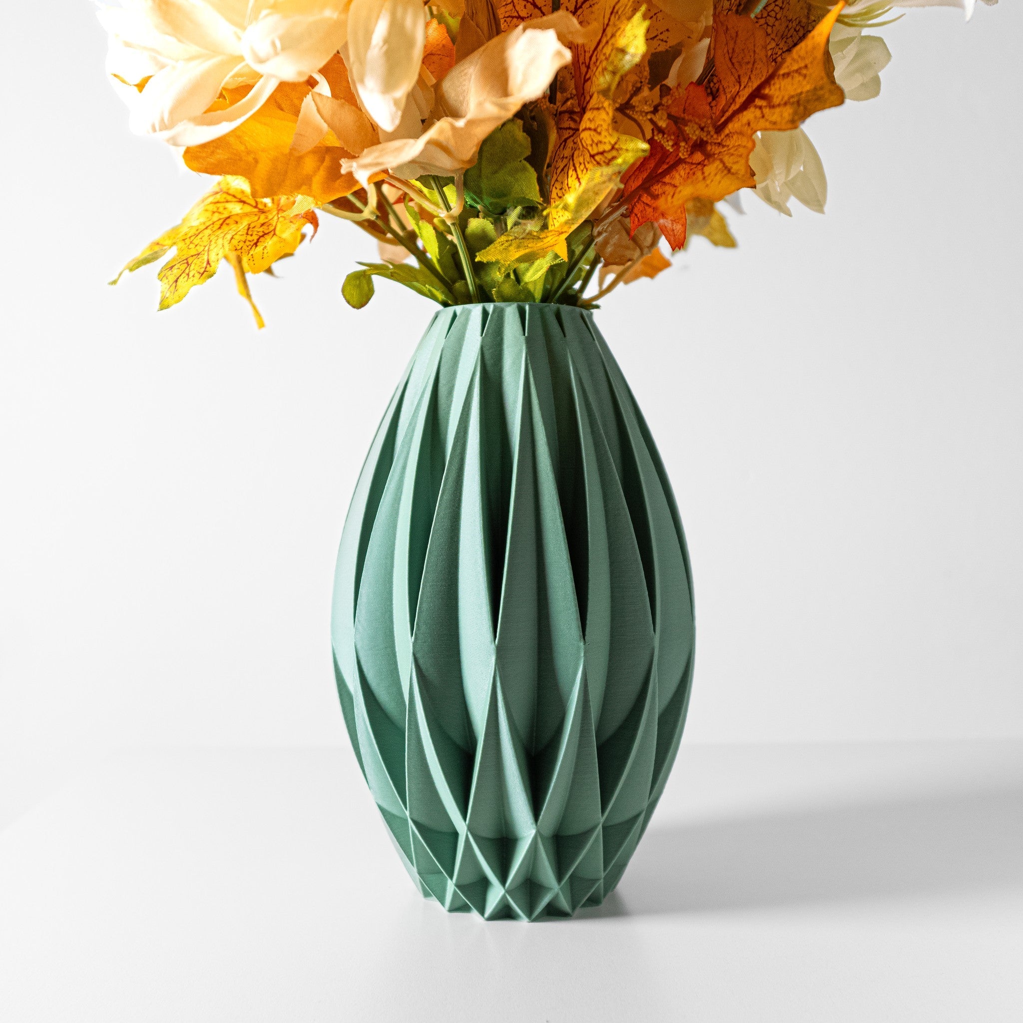 Twist Fin Vase - 3D printed vase by Valence Objects
