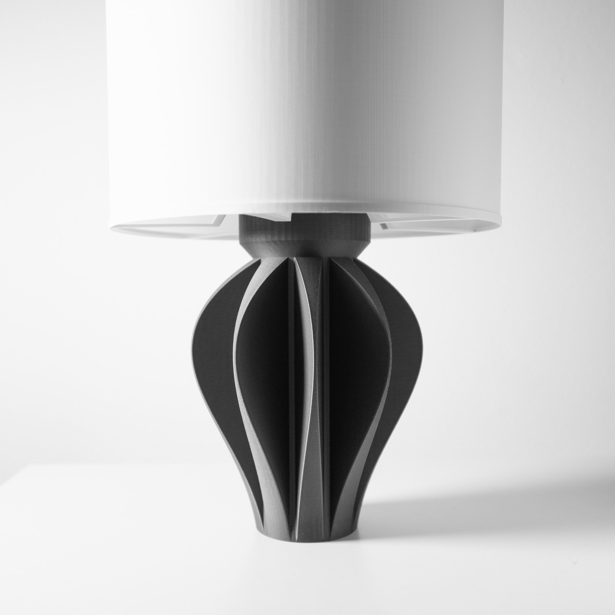 Fin Flare Table Lamp - 3D printed table lamp by Valence Objects
