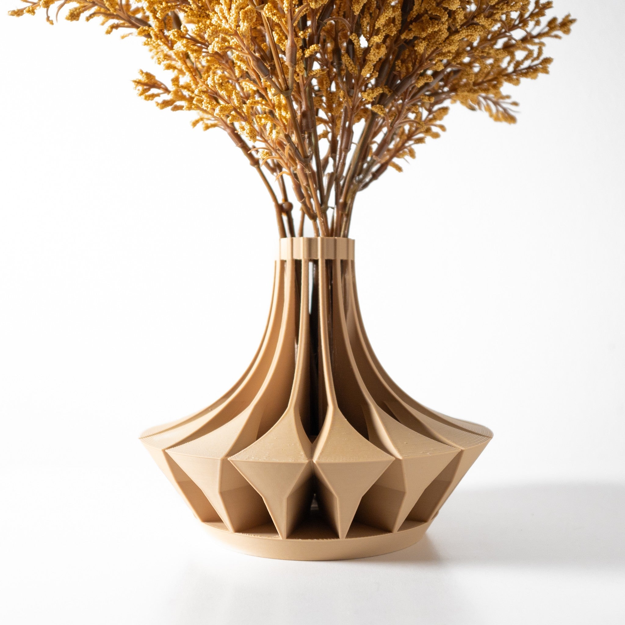 Facet Pedestal Vase - 3D printed vase by Valence Objects