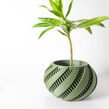 Swirl Slat Planter