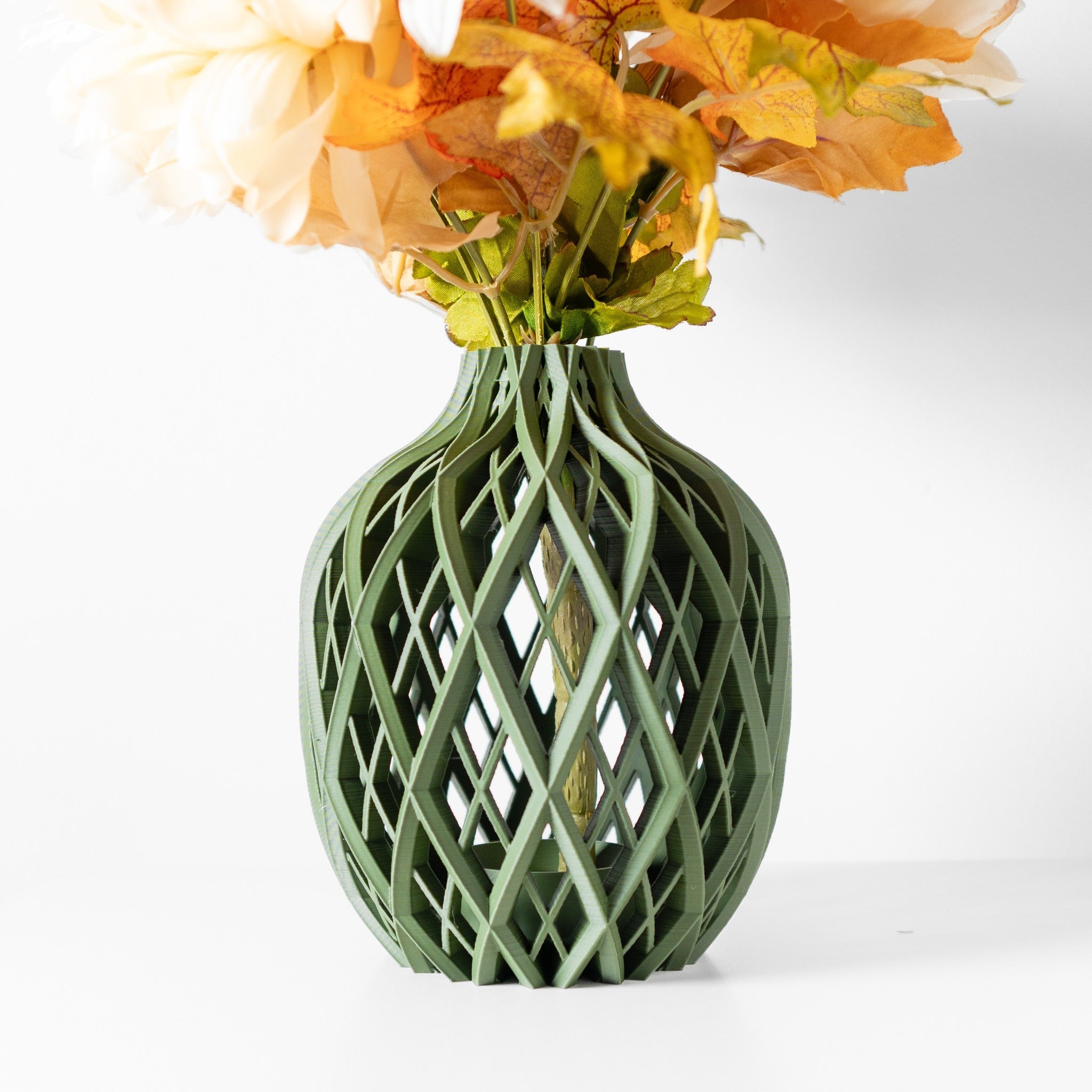 Lattice Bottle Vase - 3D printed vase by Valence Objects