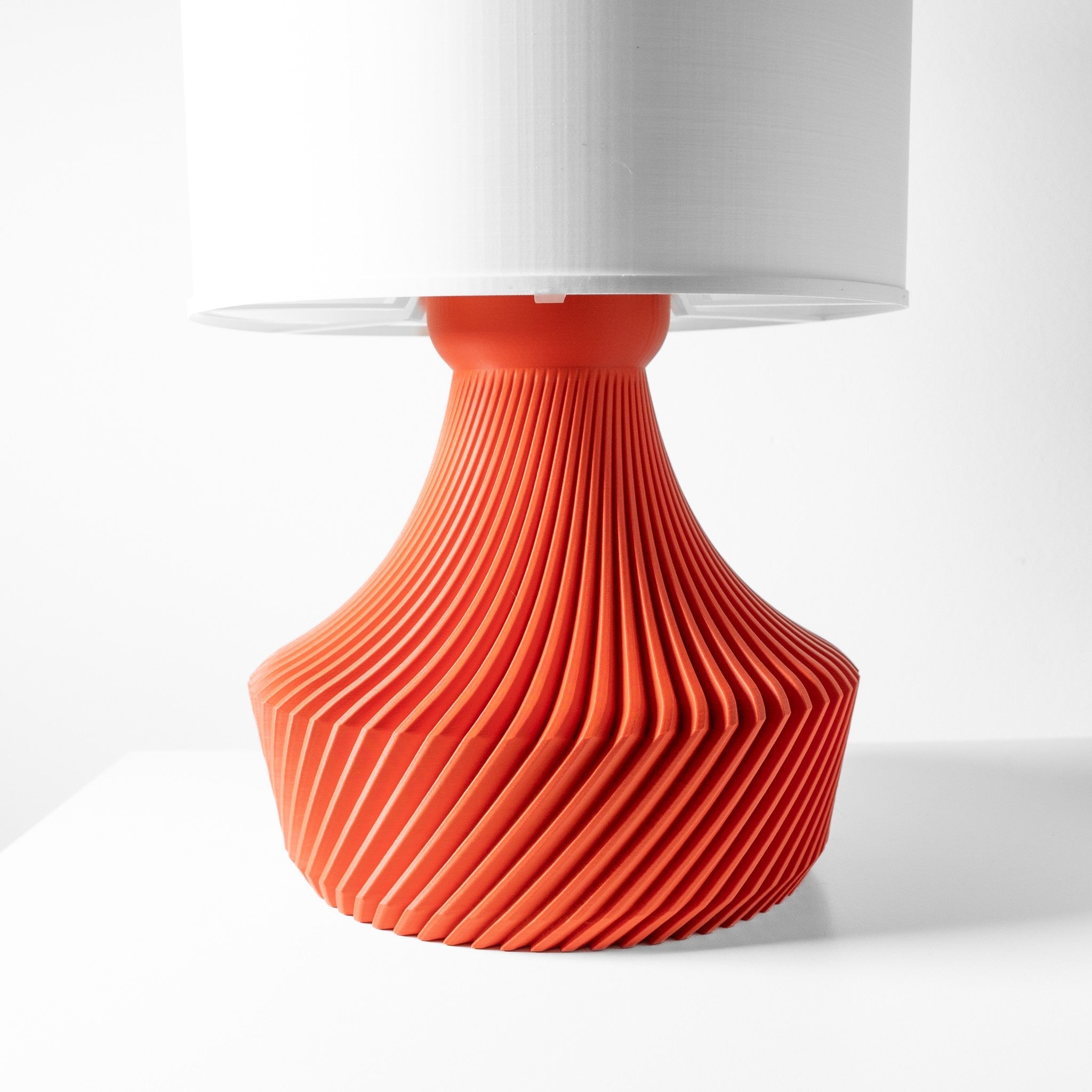 Radial Pleat Table Lamp - 3D printed table lamp by Valence Objects