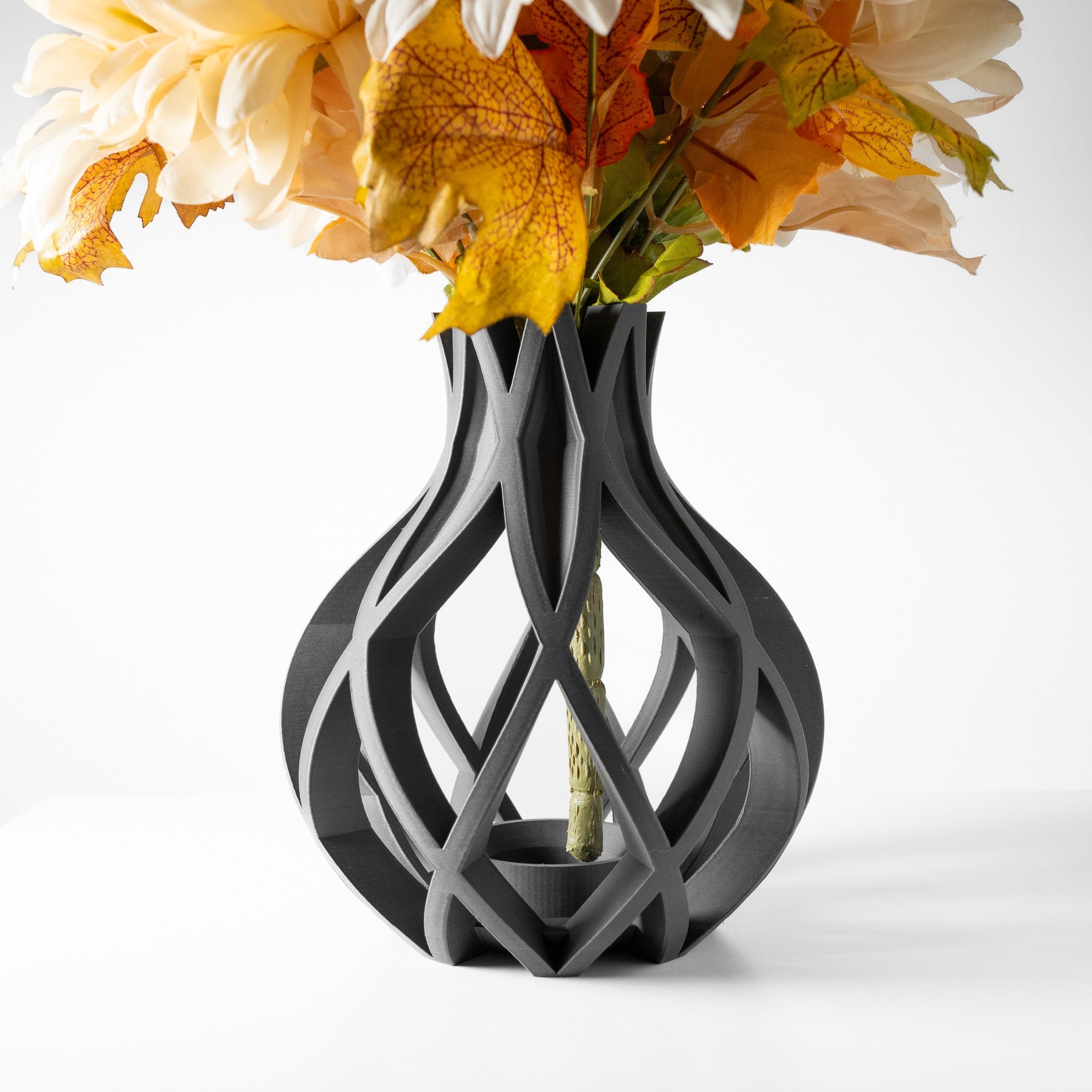 Ribbon Swirl Vase - 3D printed vase by Valence Objects