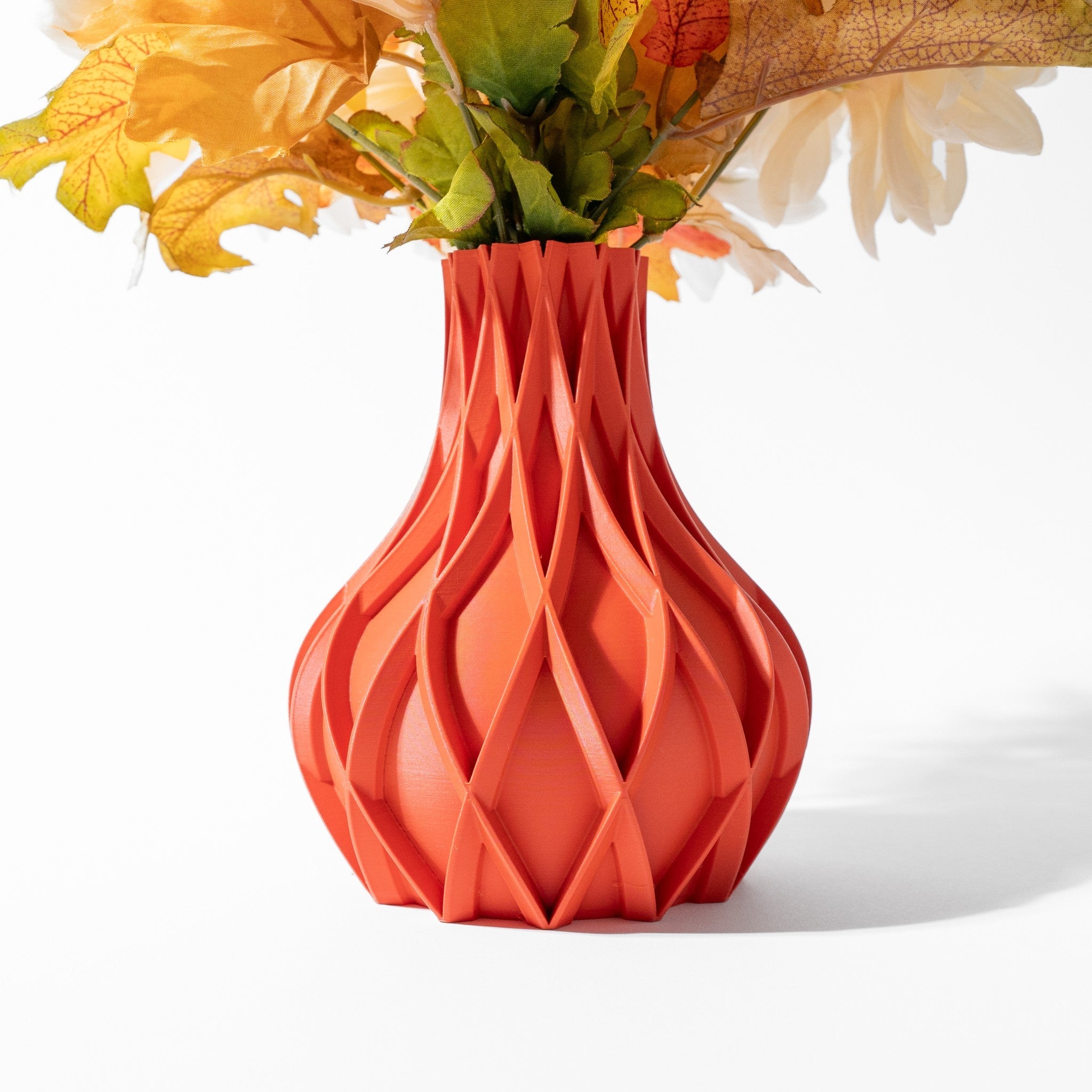Twist Bloom Vase - 3D printed vase by Valence Objects