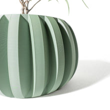 Rib Globe Planter