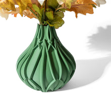 Petal Facet Vase