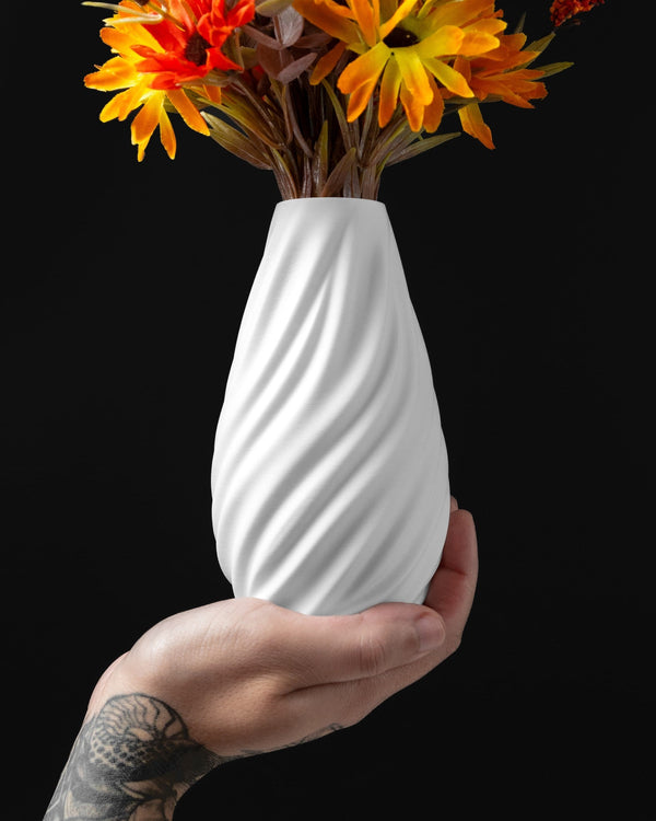 Swirl Fin Teardrop Vase - 3D printed vase by Valence Objects