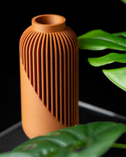 Wrap Rib Vase - 3D printed vase by Valence Objects