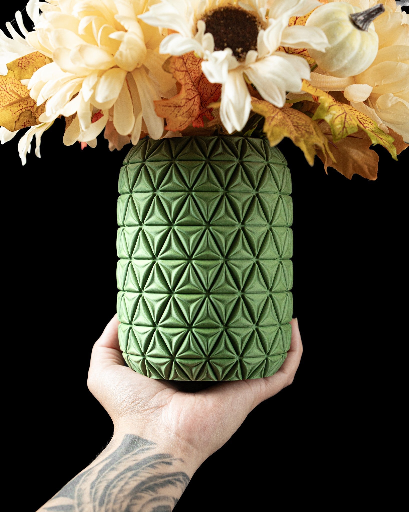 Triangle Facet Vase - 3D printed vase by Valence Objects