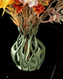 Drag Ribbon Vase