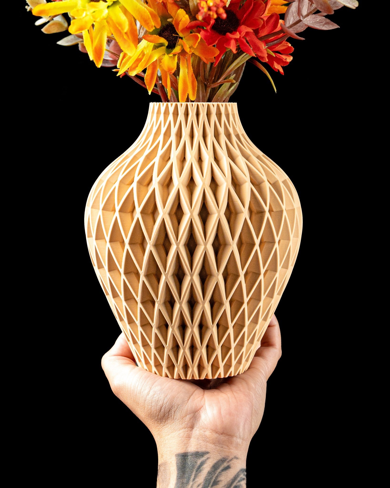 Diamond Lattice Vase - 3D printed vase by Valence Objects