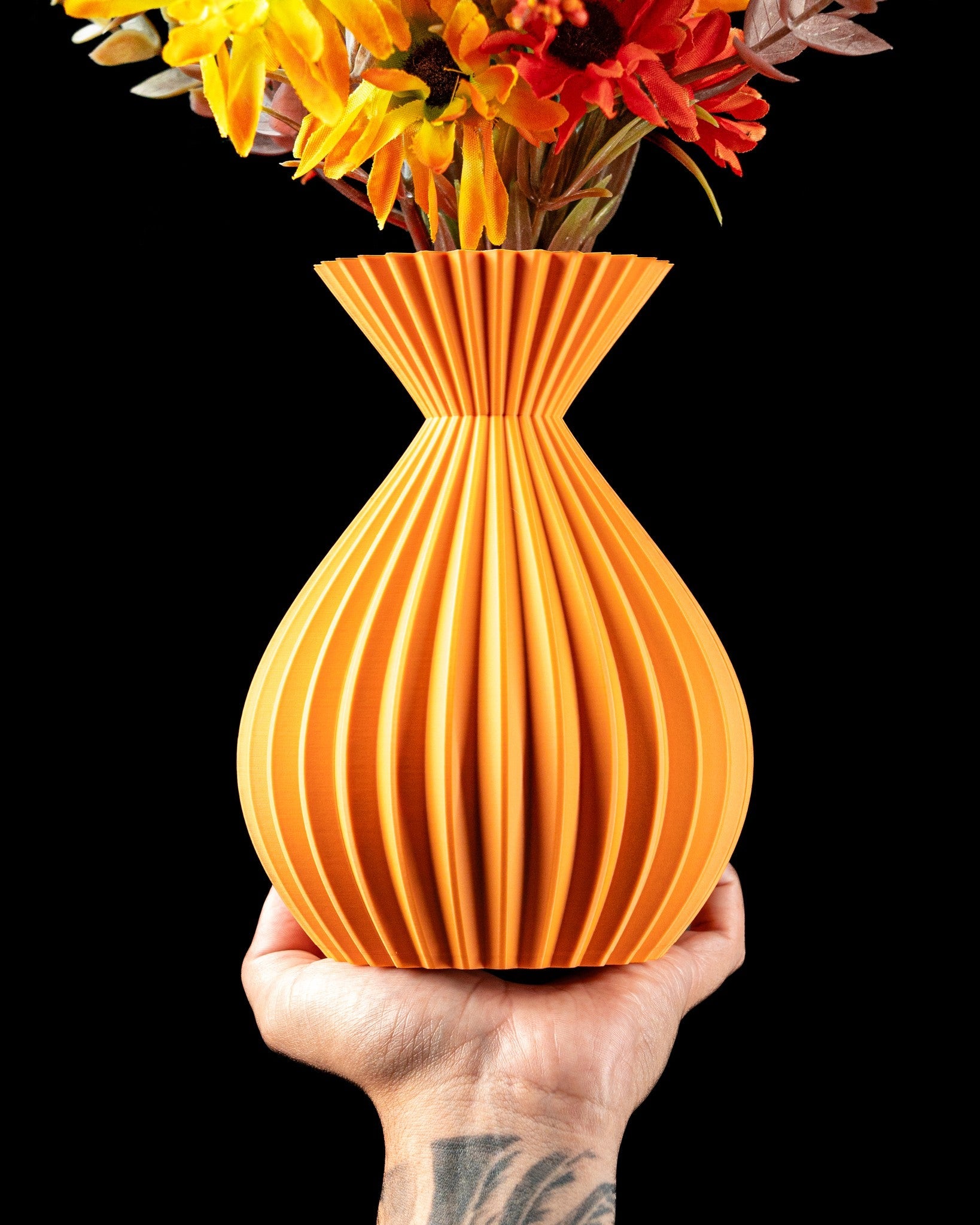 Radial Pleat Vase - 3D printed vase by Valence Objects