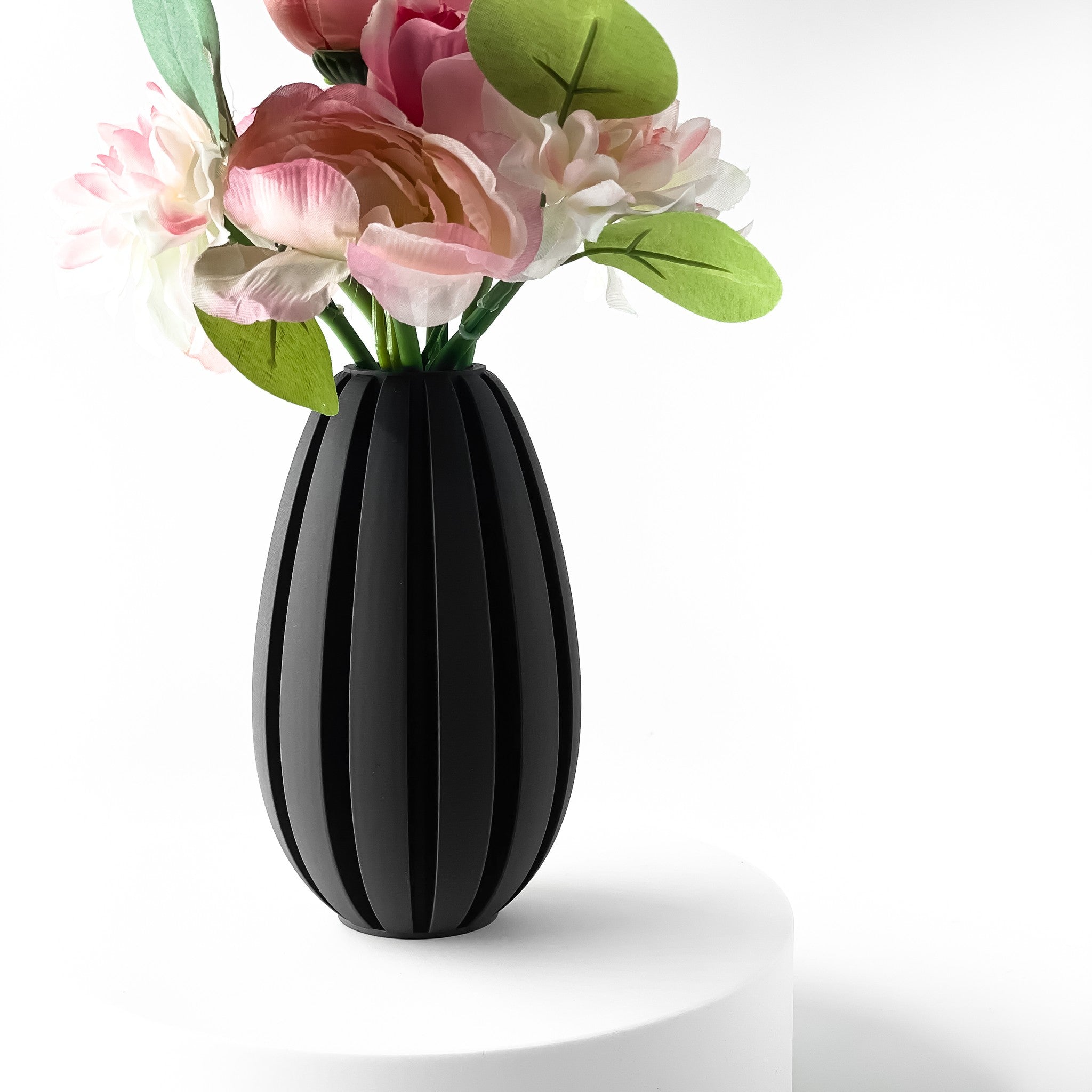 Fin Oval Vase - 3D printed vase by Valence Objects
