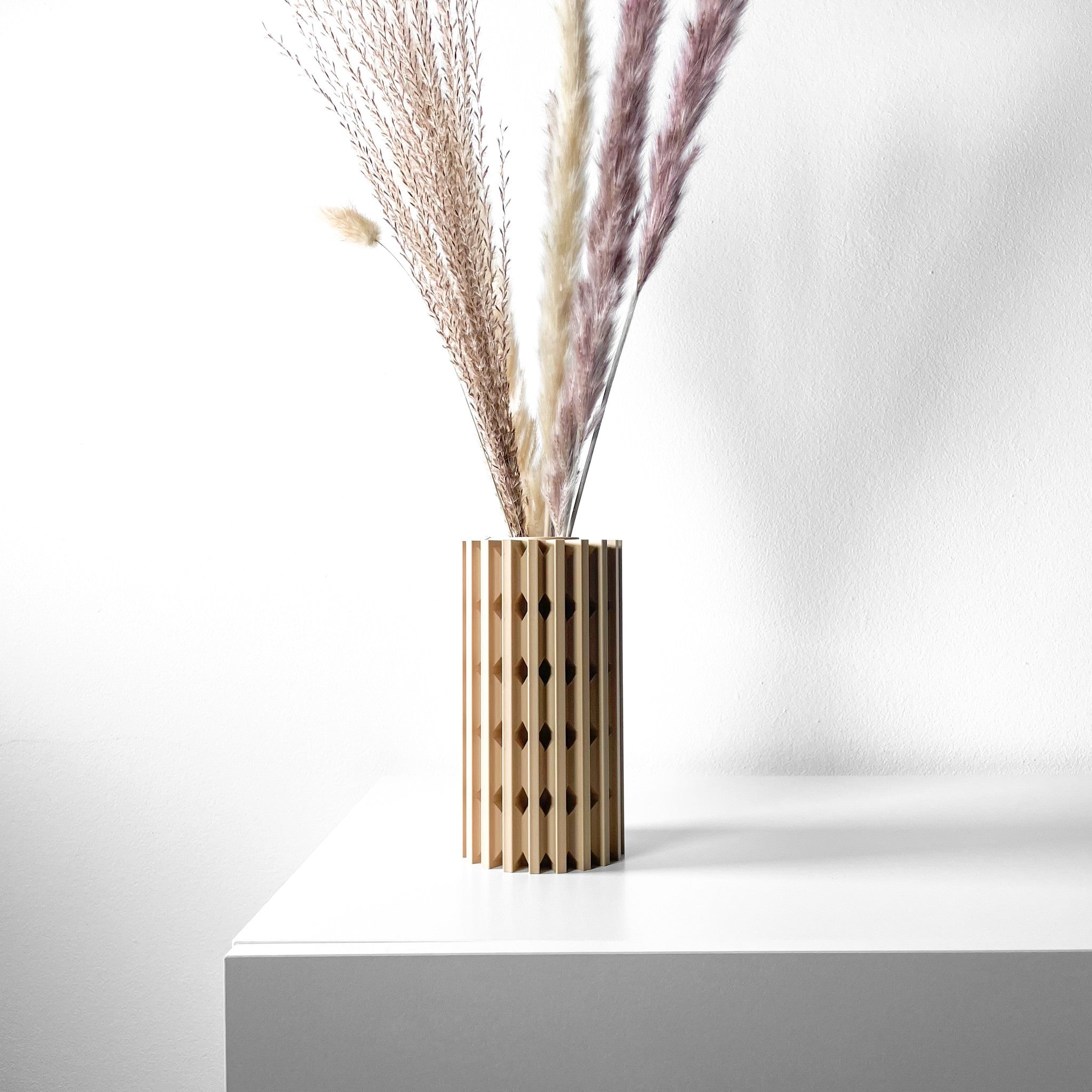 Dot Column Vase - 3D printed vase by Valence Objects