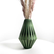 Fin Diamond Vase