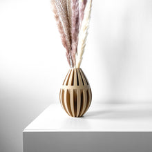Rib Bud Vase