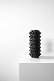Zigzag Pleat Vase - 3D printed vase by Valence Objects