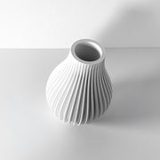 Fine Rib Teardrop Vase - 3D printed vase by Valence Objects