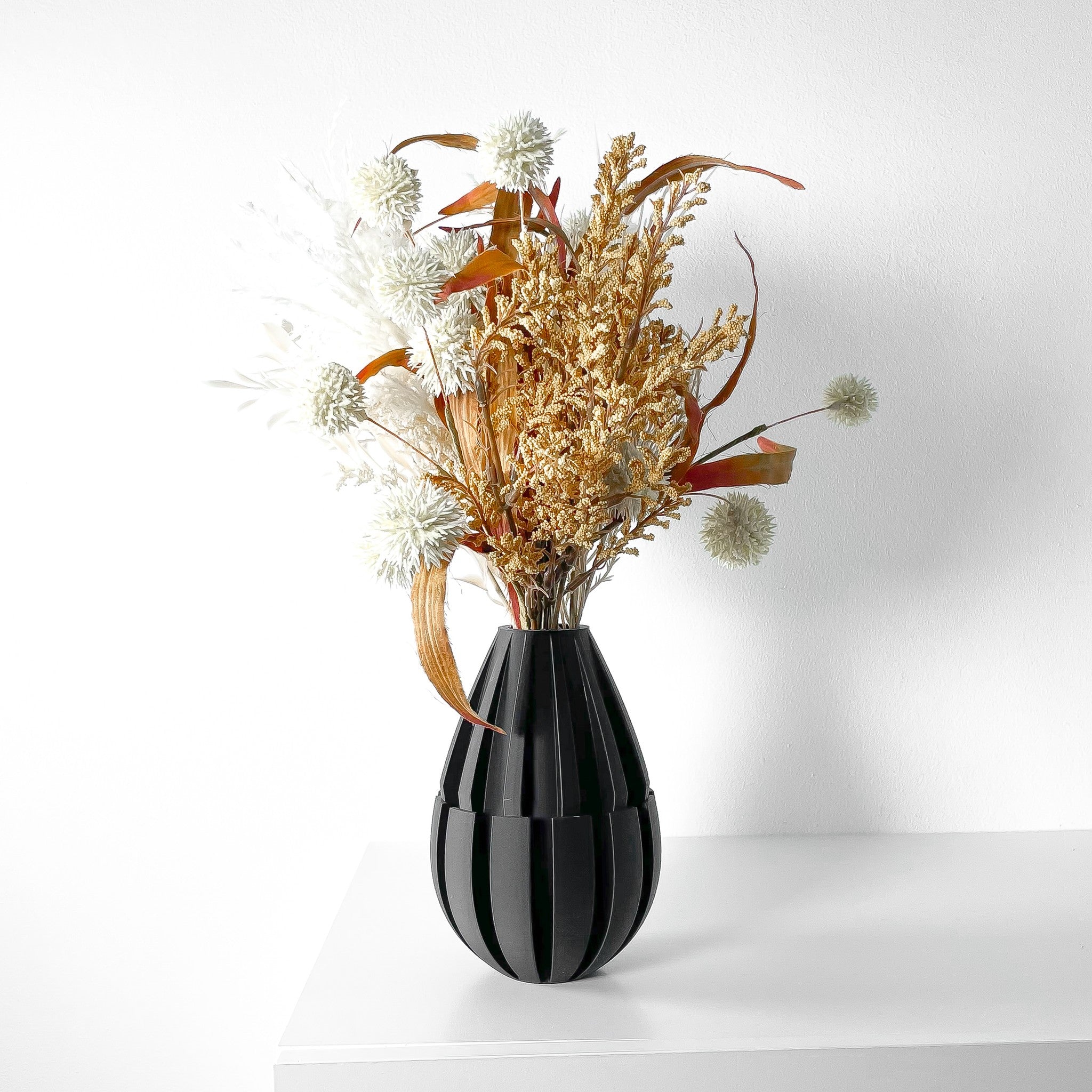Slim Rib Vase - 3D printed vase by Valence Objects