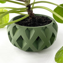 Diamond Relief Planter