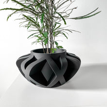 Swirl Sweep Planter