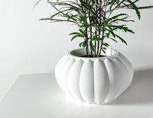 Lobed Bulb Planter