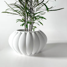 Lobed Bulb Planter