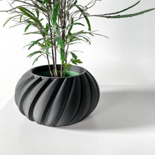 Swirl Rib Planter