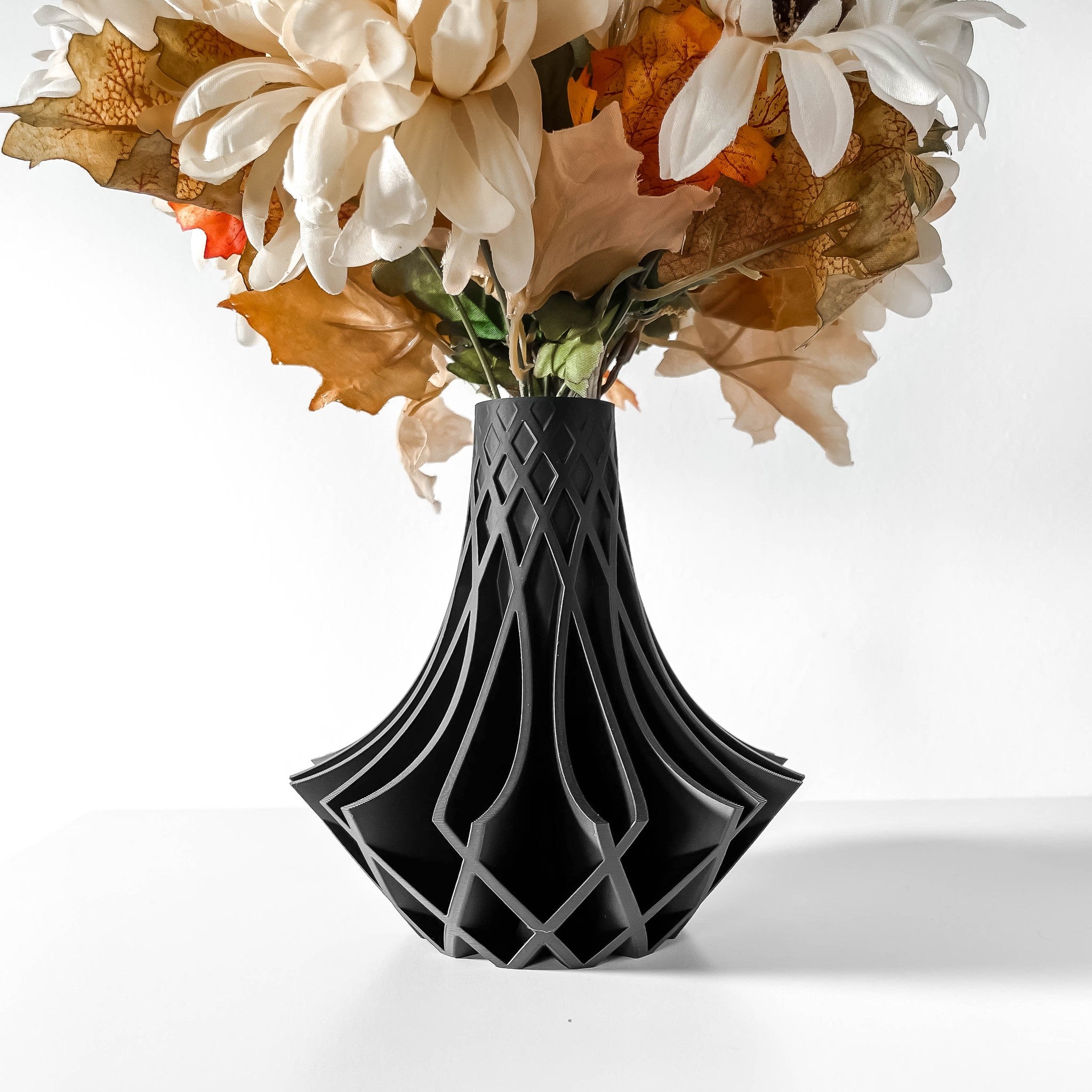 Radial Flare Vase - 3D printed vase by Valence Objects