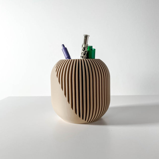 Fin Pen Cup