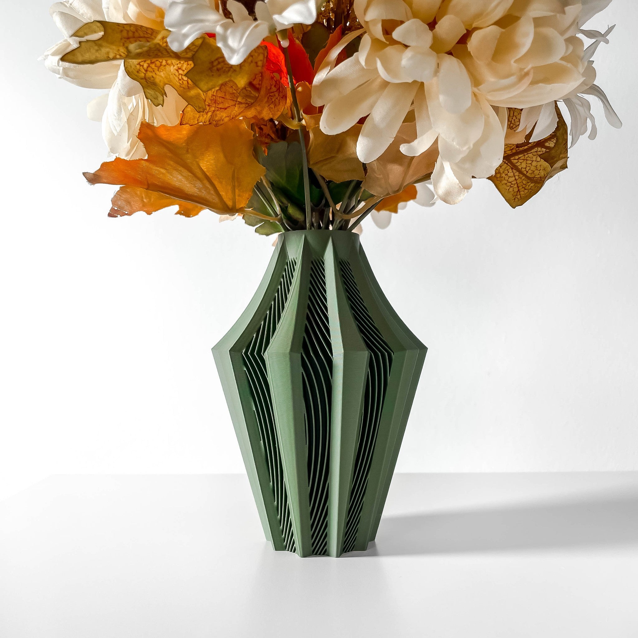 Pleat Diamond Vase - 3D printed vase by Valence Objects