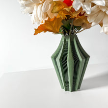 Pleat Diamond Vase