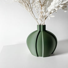 Lobe Fin Vase