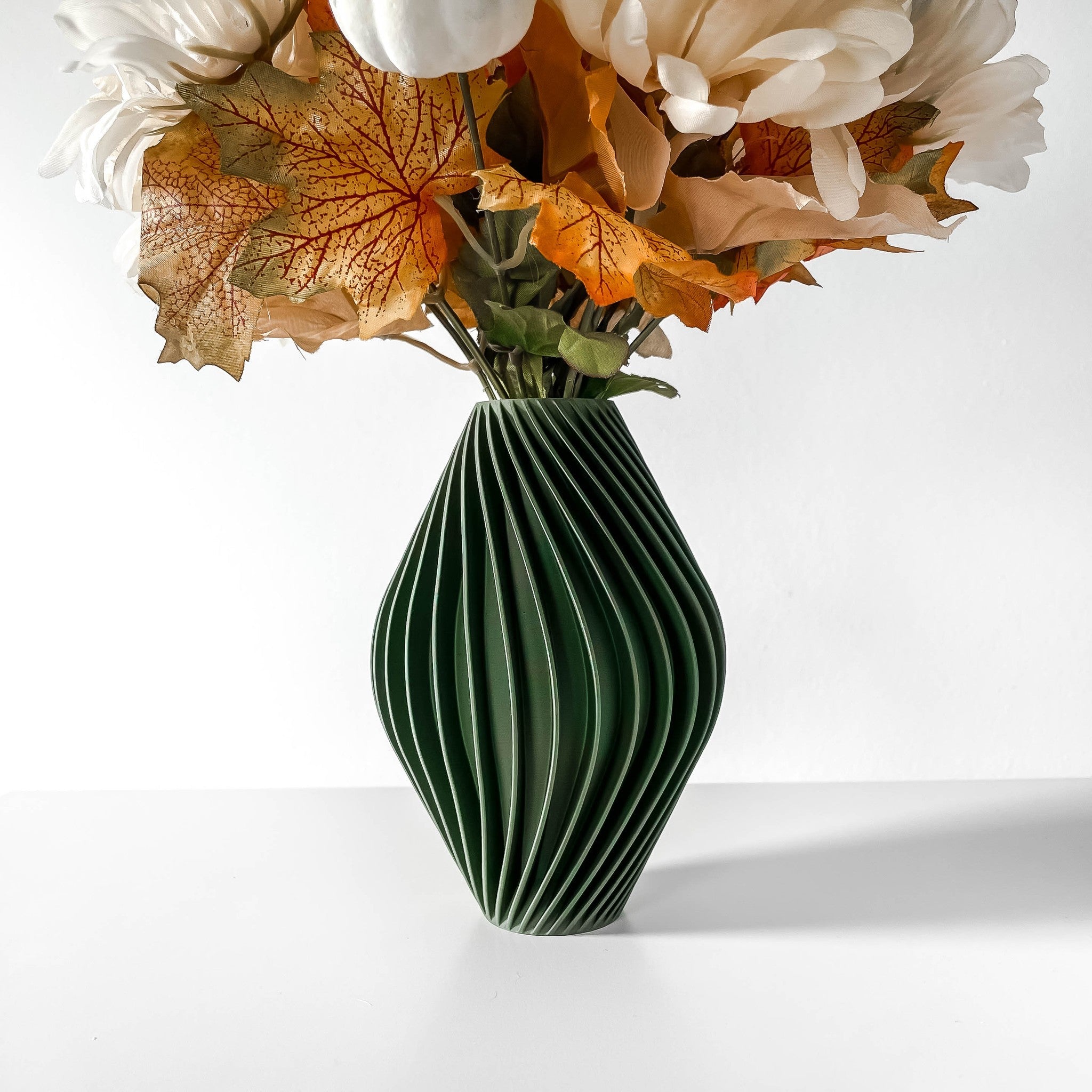 Pleat Hourglass Vase - 3D printed vase by Valence Objects