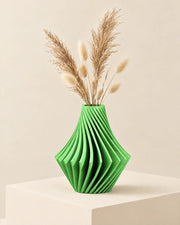 Angular Facet Vase – styled in use