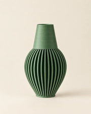 Fine Rib Vase – front view