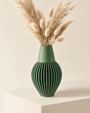 Fine Rib Vase – styled in use