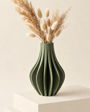 Lobe Bulb Vase – styled in use