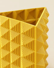 Triangle vase – close-up of the printed texture