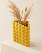 Triangle vase – styled in use